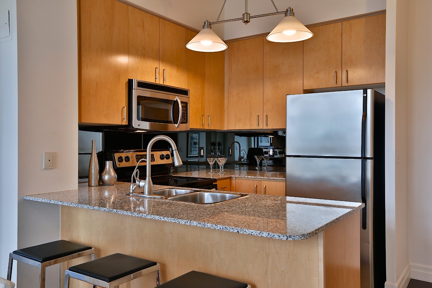 Yorkville Apartment – bedroom