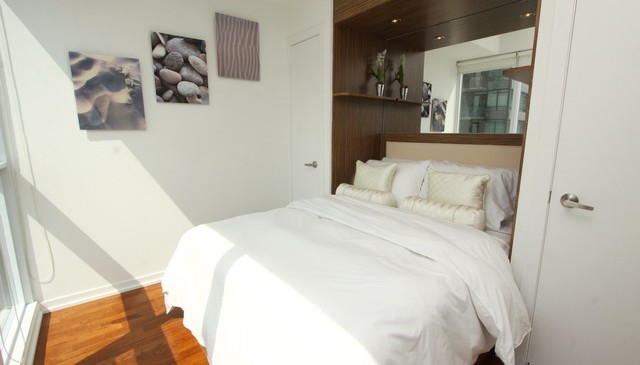 Yorkville Apartment – bedroom